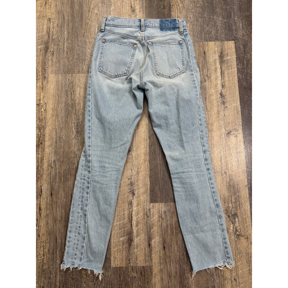 Abercrombie & Fitch The Skinny High Rise Light Wash Raw Hem Jeans 26/2R - Picture 6 of 6